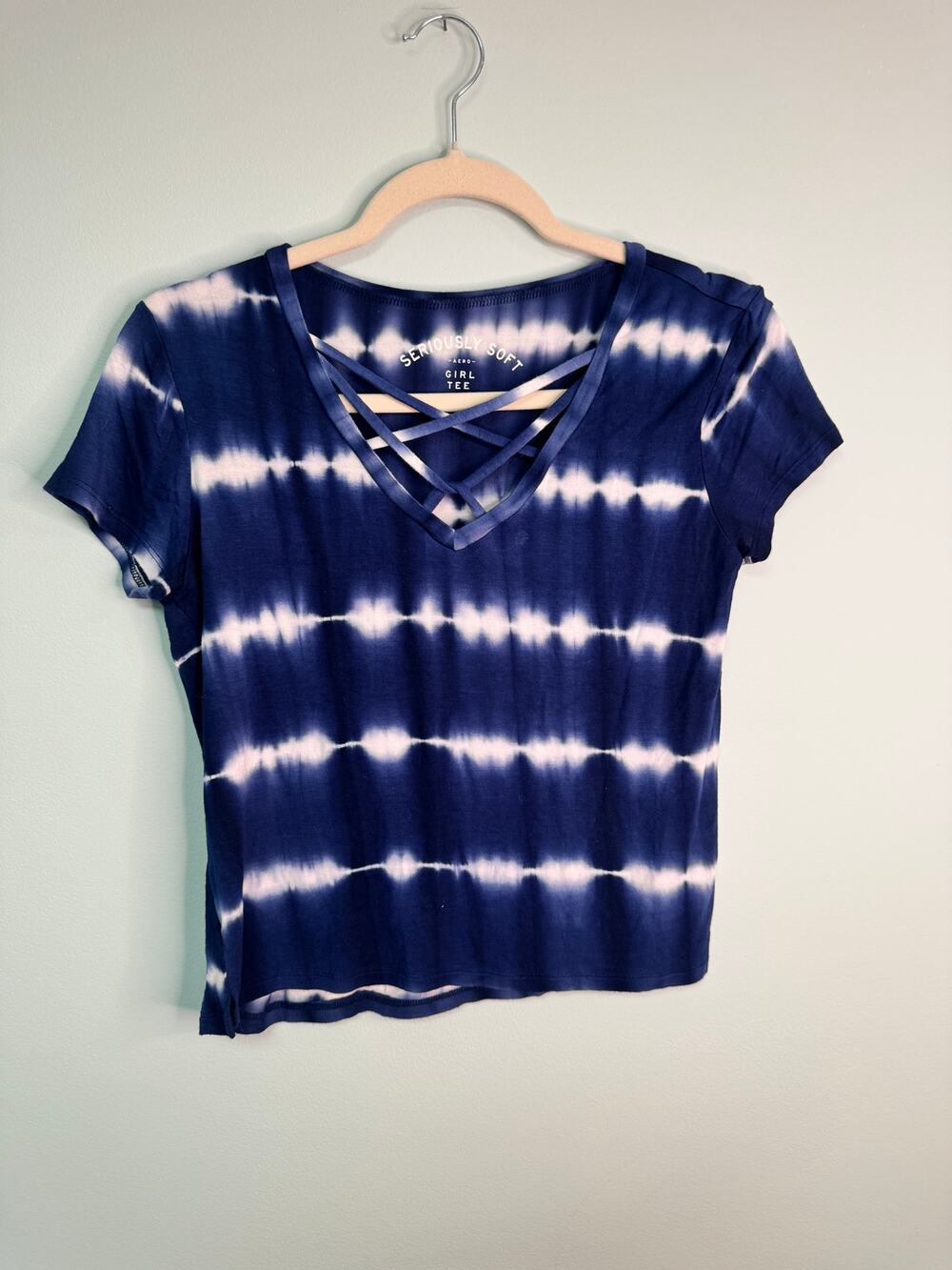 EUC! Aero Seriously Soft Girl Tee Cropped - Blue & White - Small